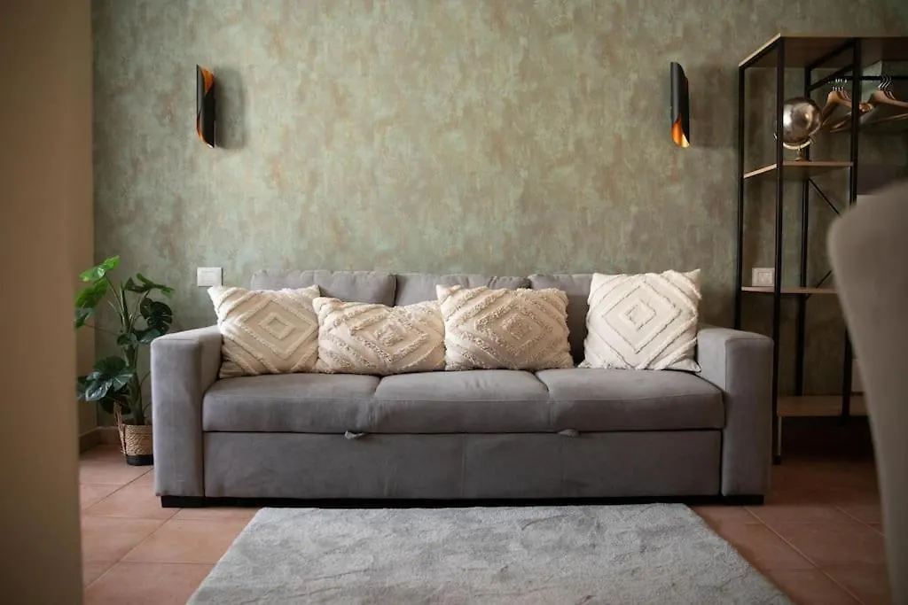Apartment City Vibe Red Rose Rome