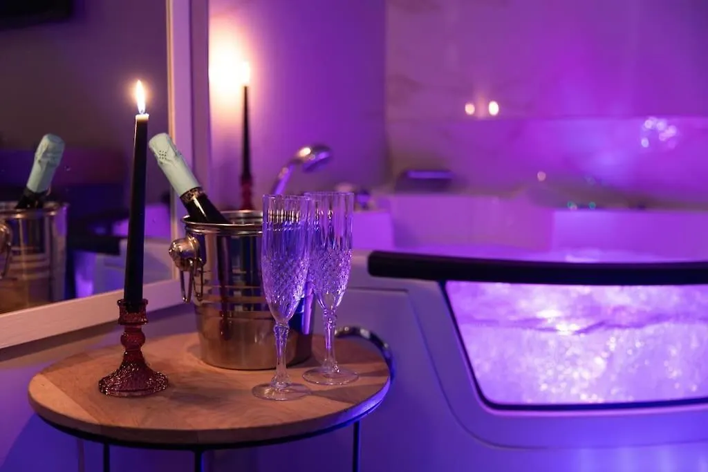 City Vibe Red Rose Rome Apartment